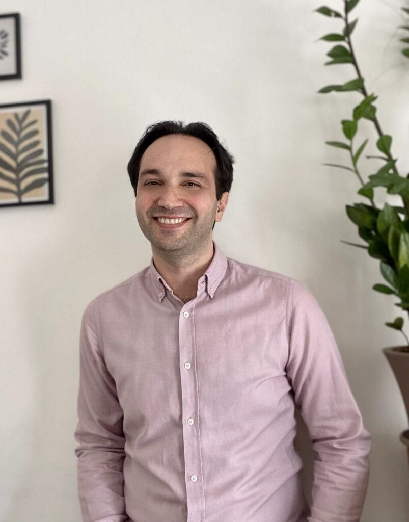 Ως Υγείας Ψυχολόγος Θεσσαλονίκης & Ψυχοθεραπευτής είμαι εδώ για εσάς, επικοινωνήστε μαζί μου και για ψυχοθεραπεία με ψυχολόγος online