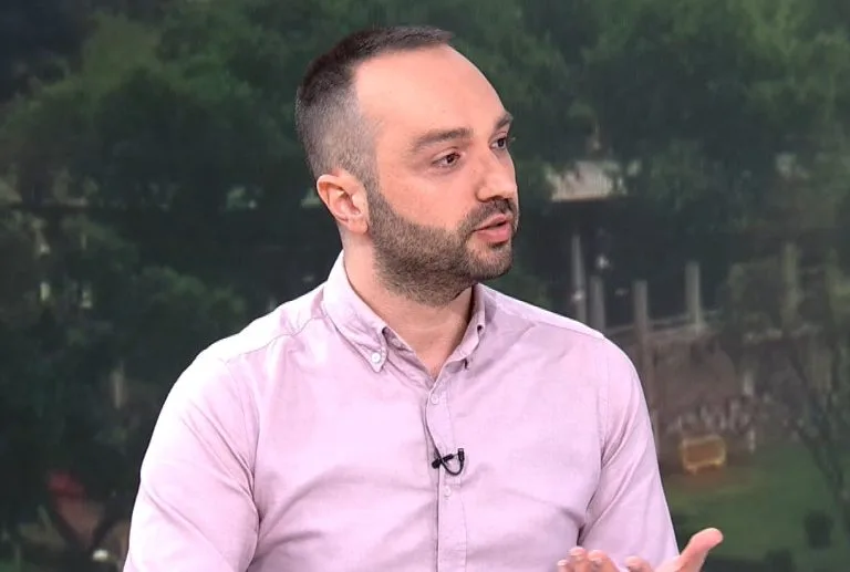 Ως Υγείας Ψυχολόγος Θεσσαλονίκης & Ψυχοθεραπευτής είμαι εδώ για εσάς, επικοινωνήστε μαζί μου και για ψυχοθεραπεία με ψυχολόγος online